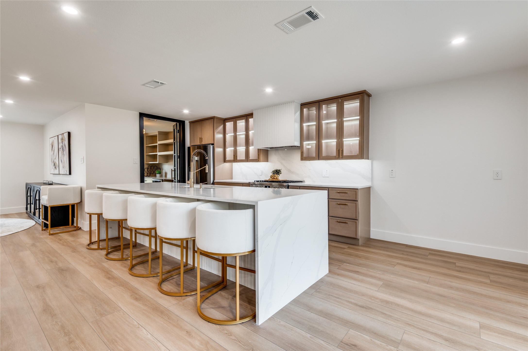 3895 Antigua Circle, Dallas, TX, 75244