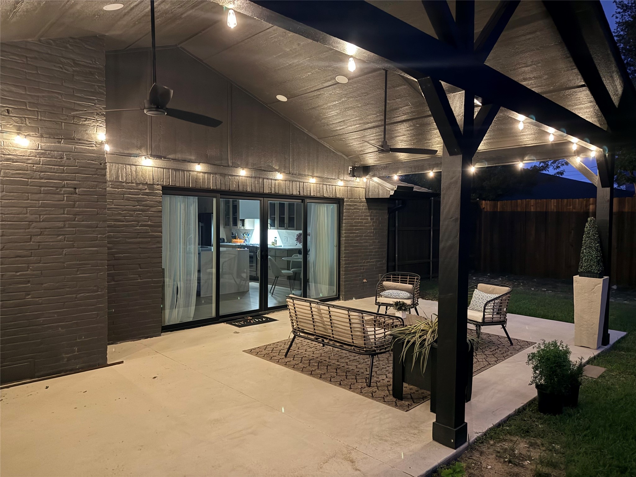 3895 Antigua Circle, Dallas, TX, 75244