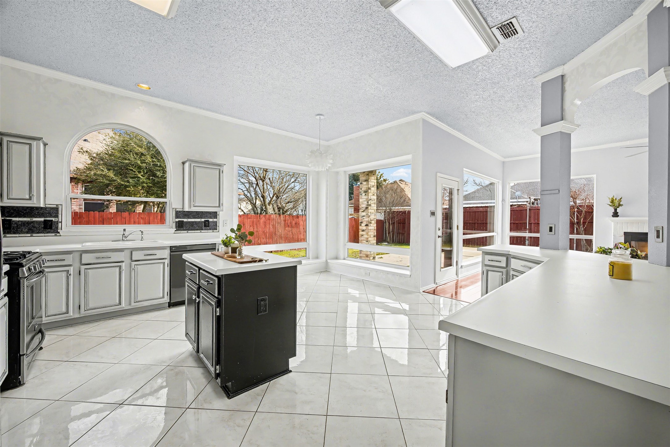 1132 Devonshire Drive, Desoto, TX, 75115