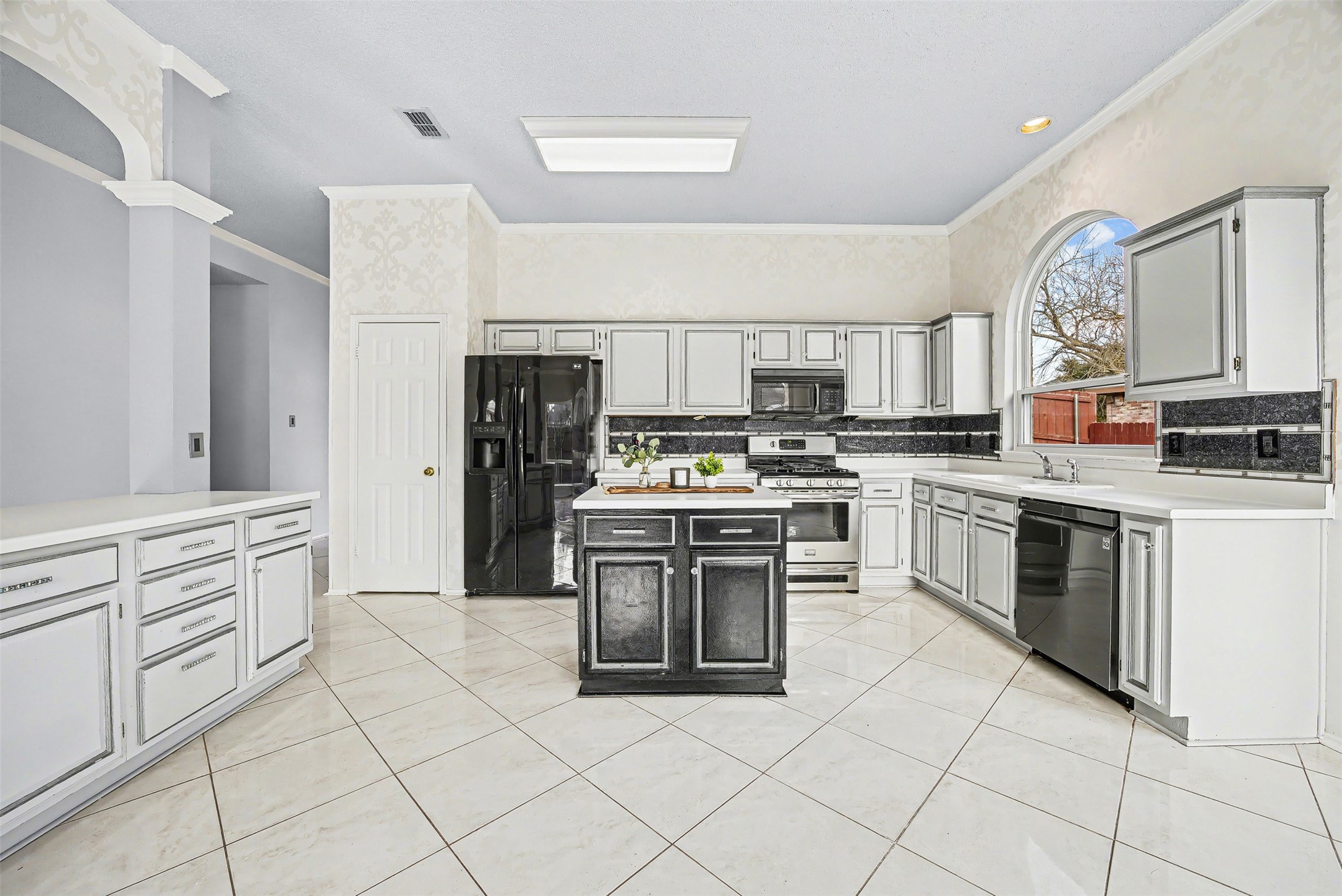 1132 Devonshire Drive, Desoto, TX, 75115