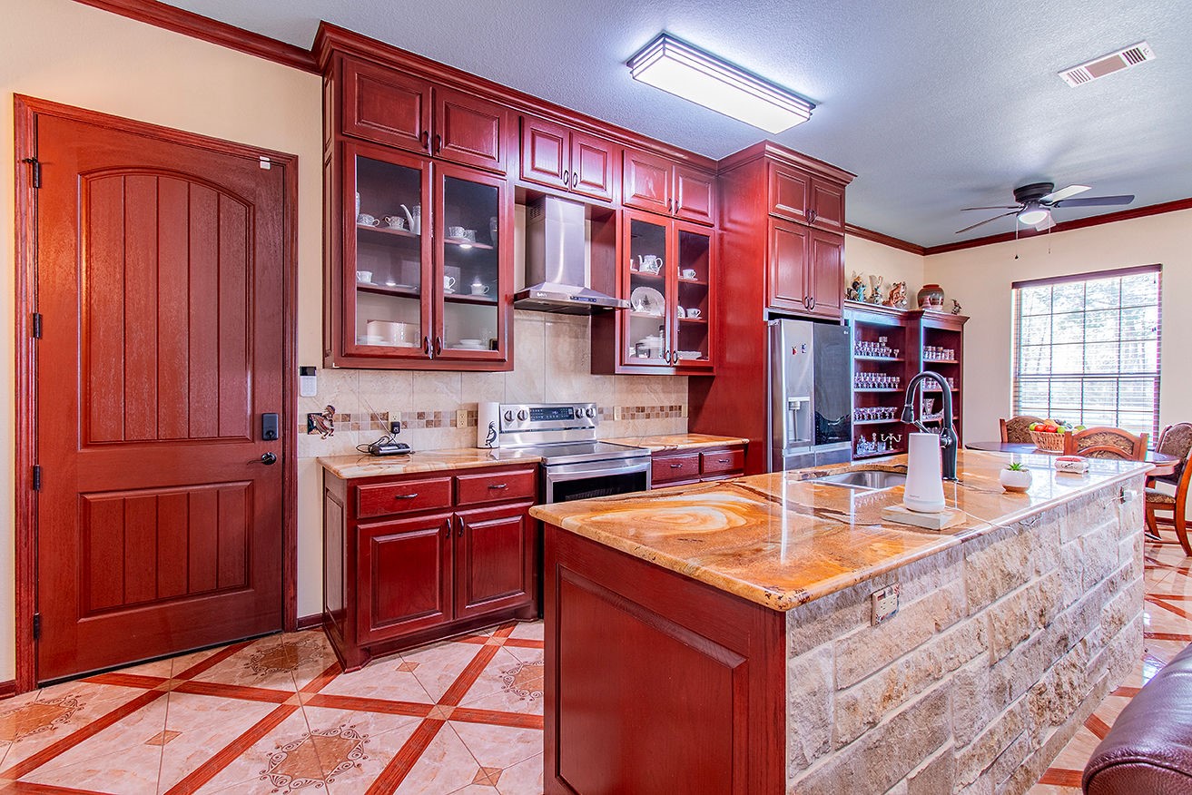 6045 Vz County Road 1110, Grand Saline, TX, 75140