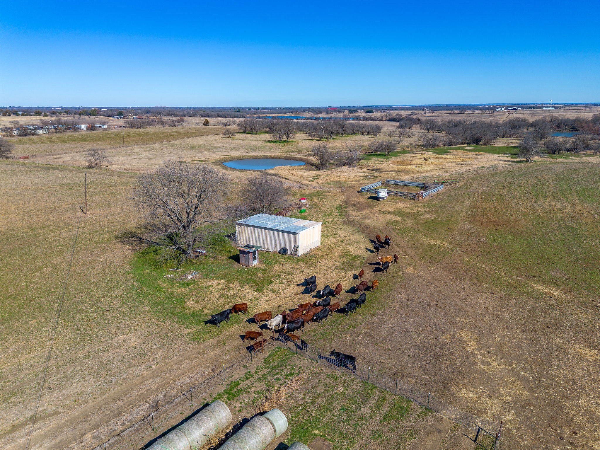 Property photo 01 of 10517 County Road 418, Grandview, TX 76050 | MLS #21157823