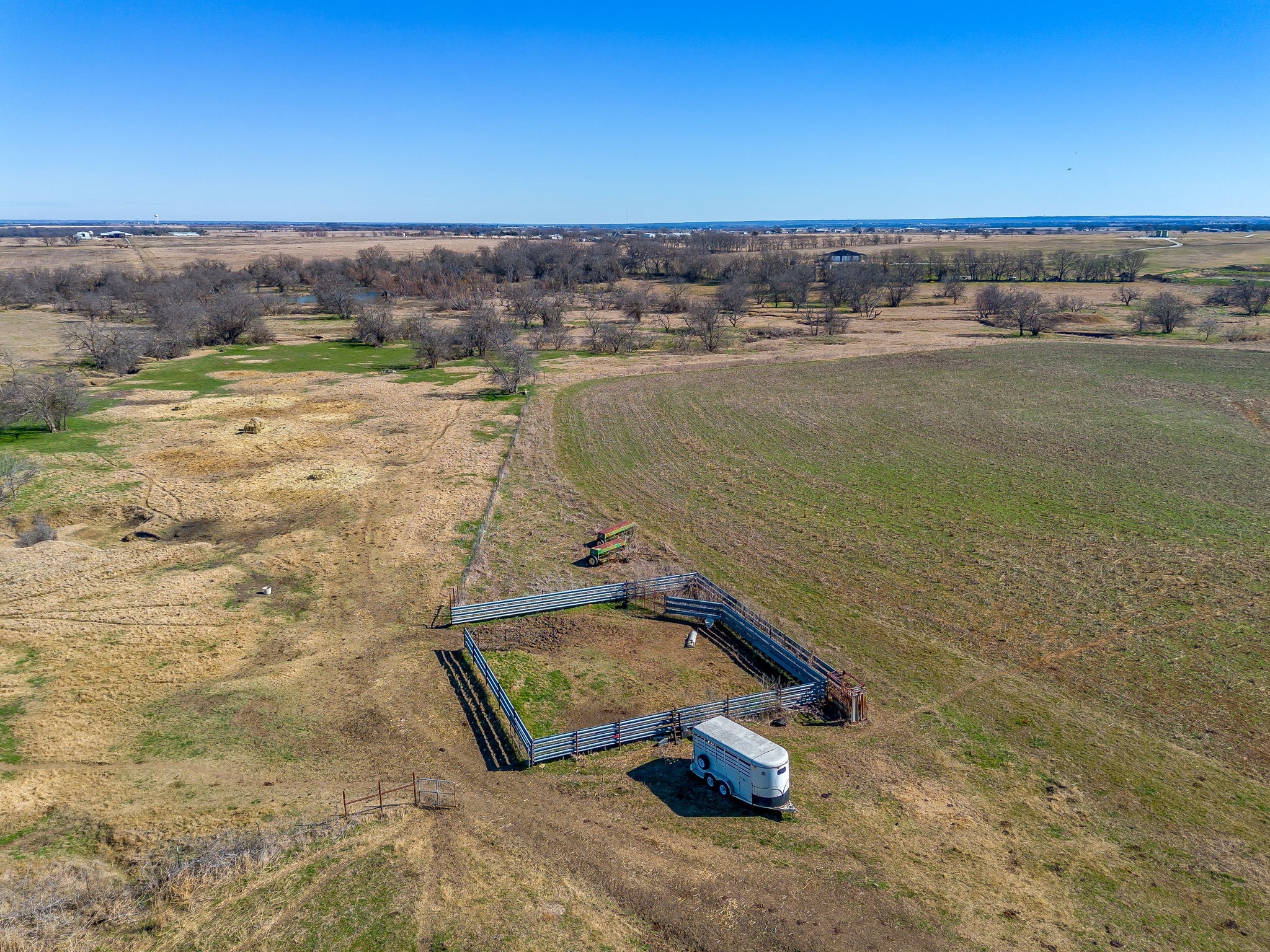 Property photo 03 of 10517 County Road 418, Grandview, TX 76050 | MLS #21157823