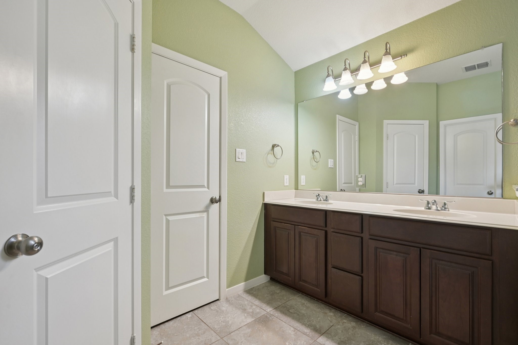 3934 Amberwood Drive, Addison, TX, 75001