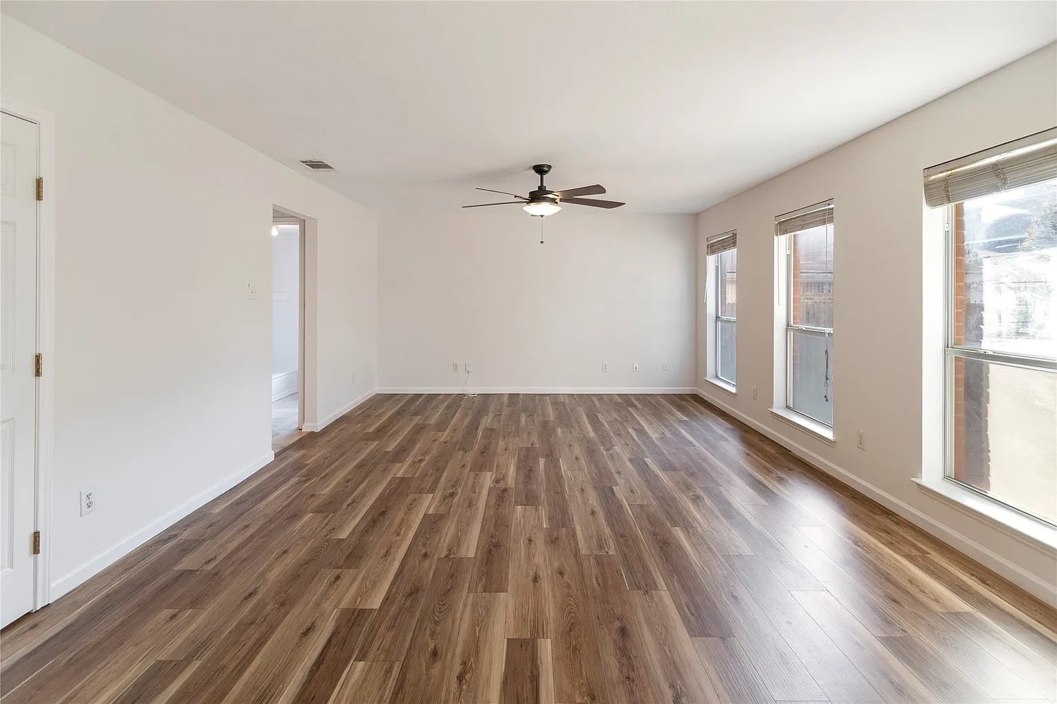 813 Silverbrook Drive, Saginaw, TX, 76179