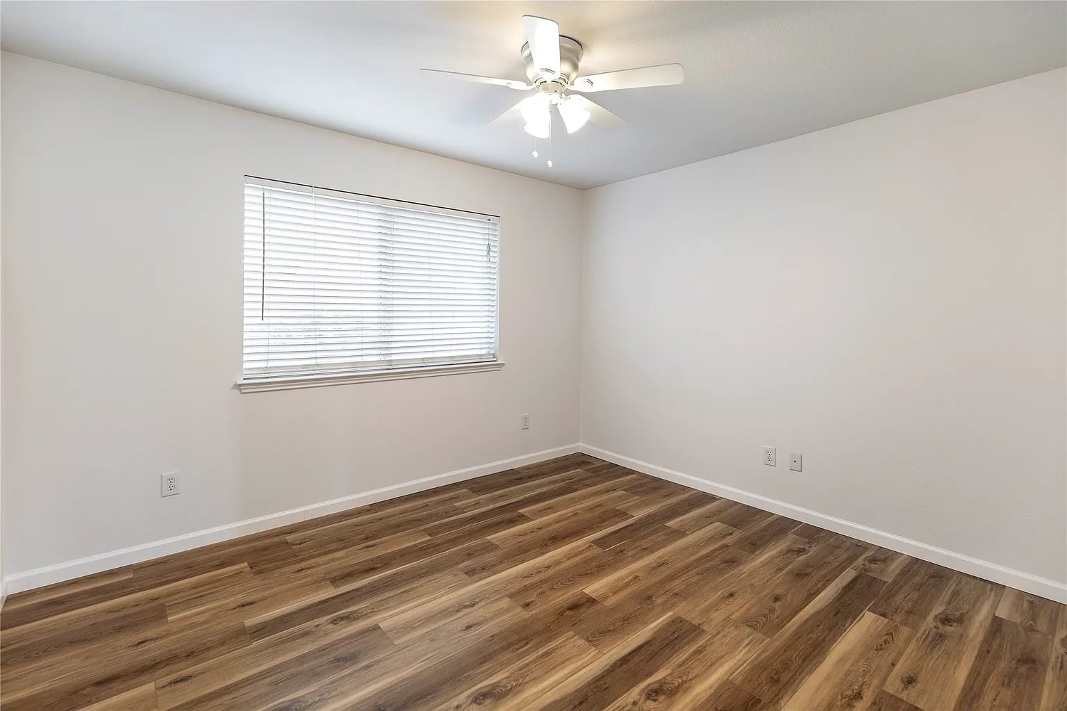 813 Silverbrook Drive, Saginaw, TX, 76179