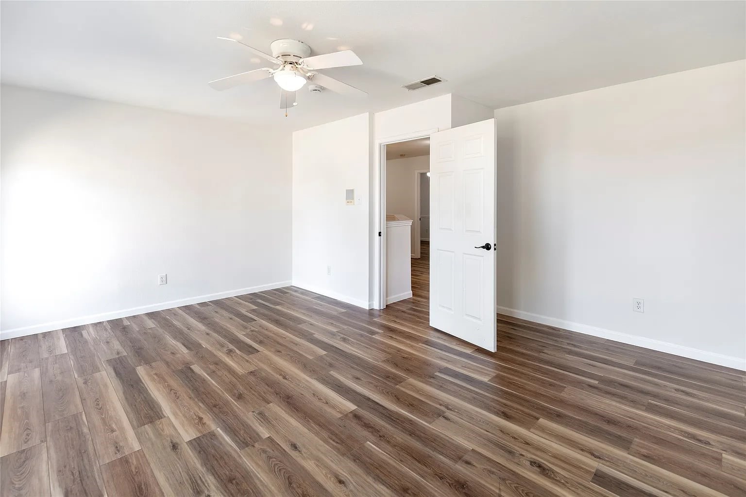 813 Silverbrook Drive, Saginaw, TX, 76179