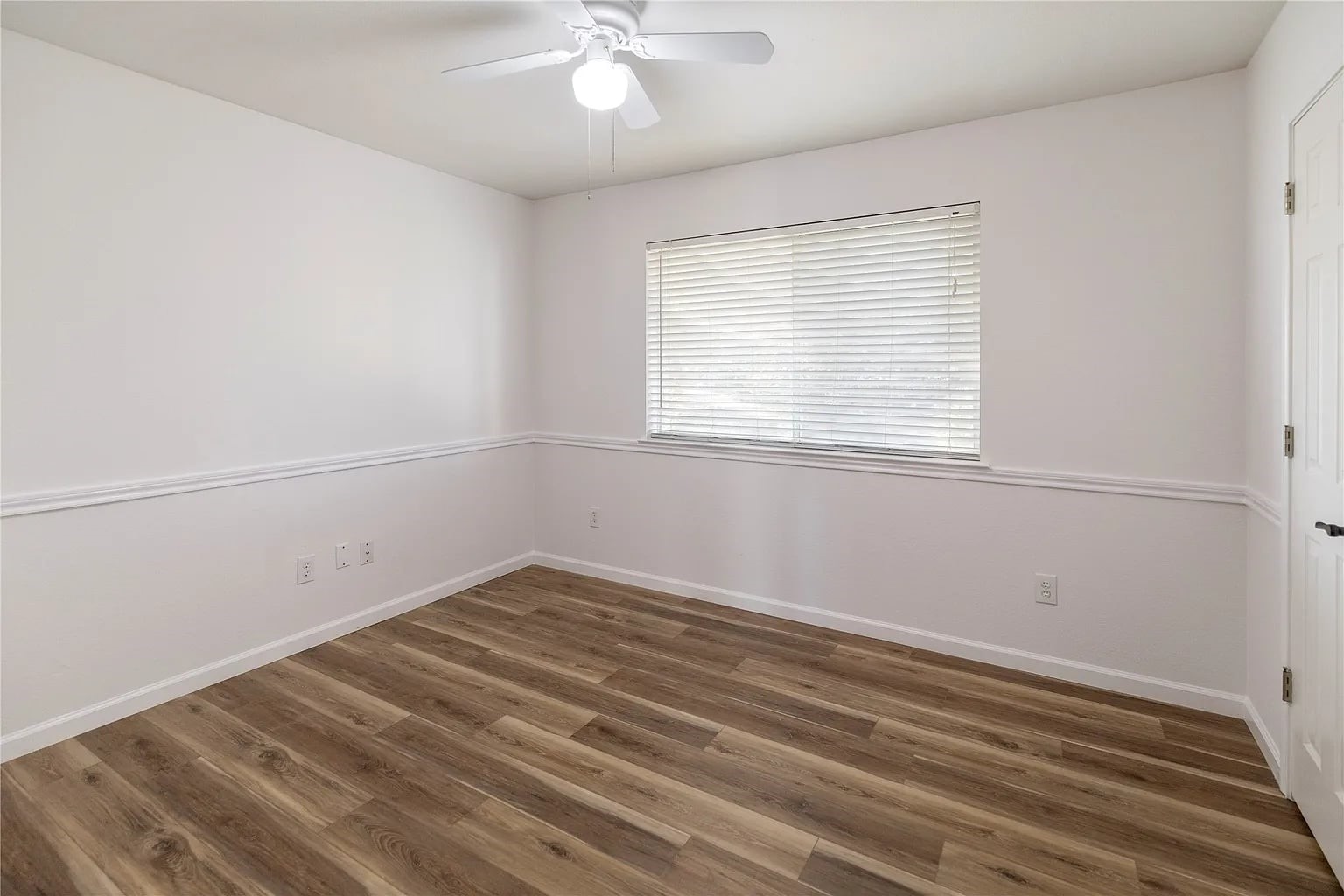 813 Silverbrook Drive, Saginaw, TX, 76179
