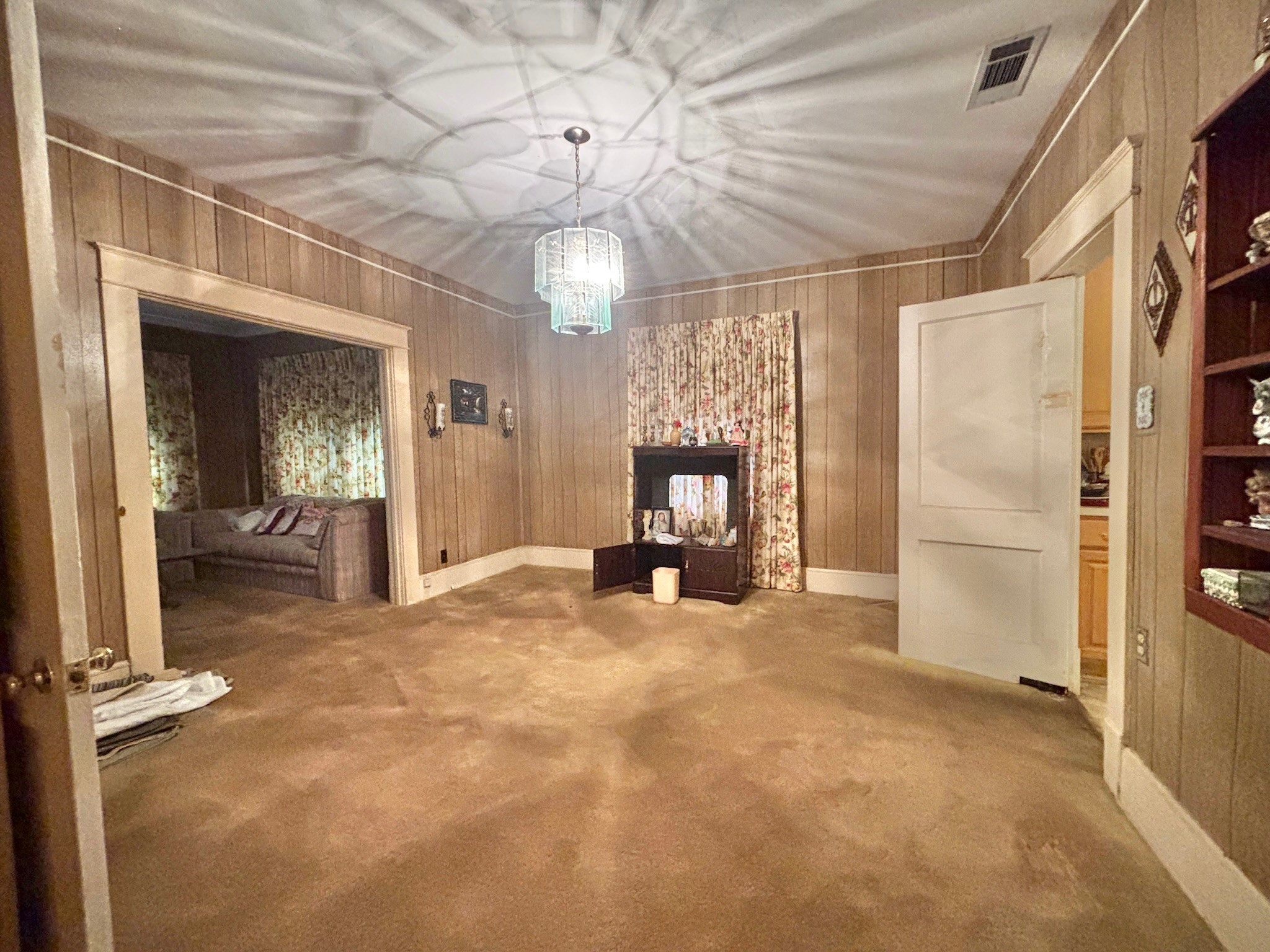 Property photo 03 of 619 Delaware Street, Dallas, TX 75208 | MLS #21158756