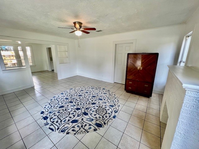 Property photo 04 of 308 N Retta Street Fort, Worth, TX 76111 | MLS #21159676