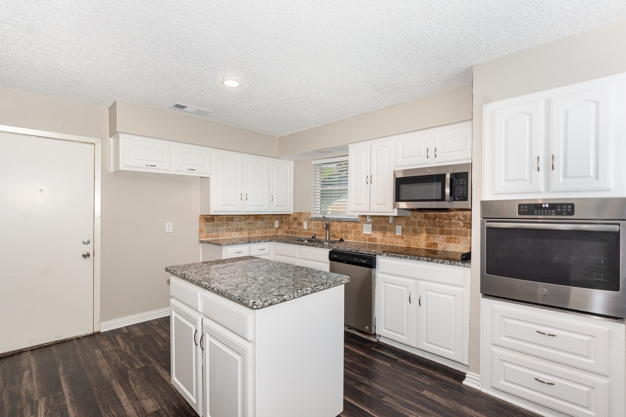 6908 Briardale Drive, North Richland Hills, TX, 76182