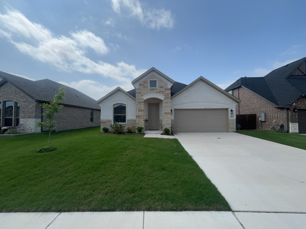 Property photo 01 of 215 Nathan Drive, Princeton, TX 75407 | MLS #21160027