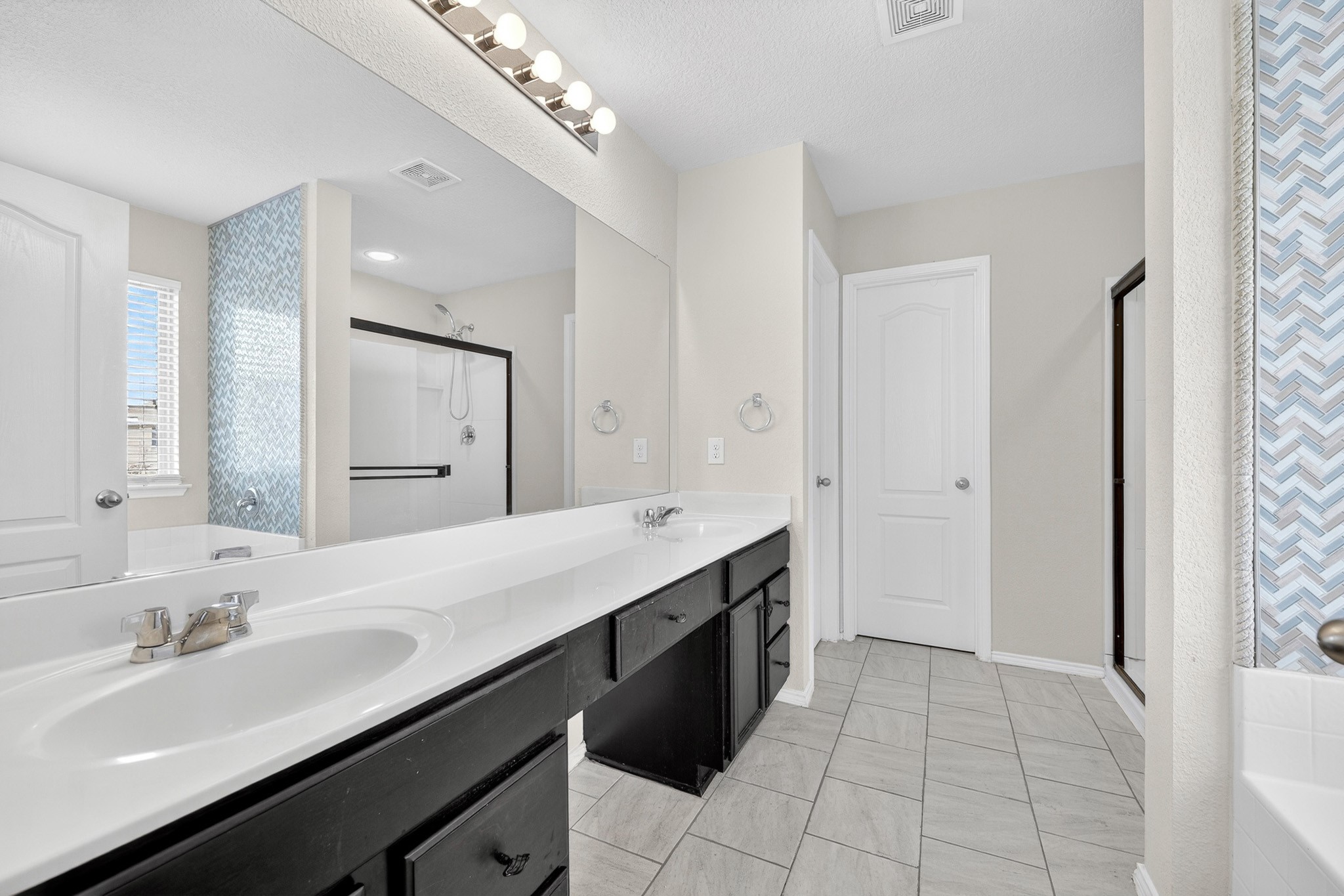 1049 Marietta Lane, Aubrey, TX, 76227