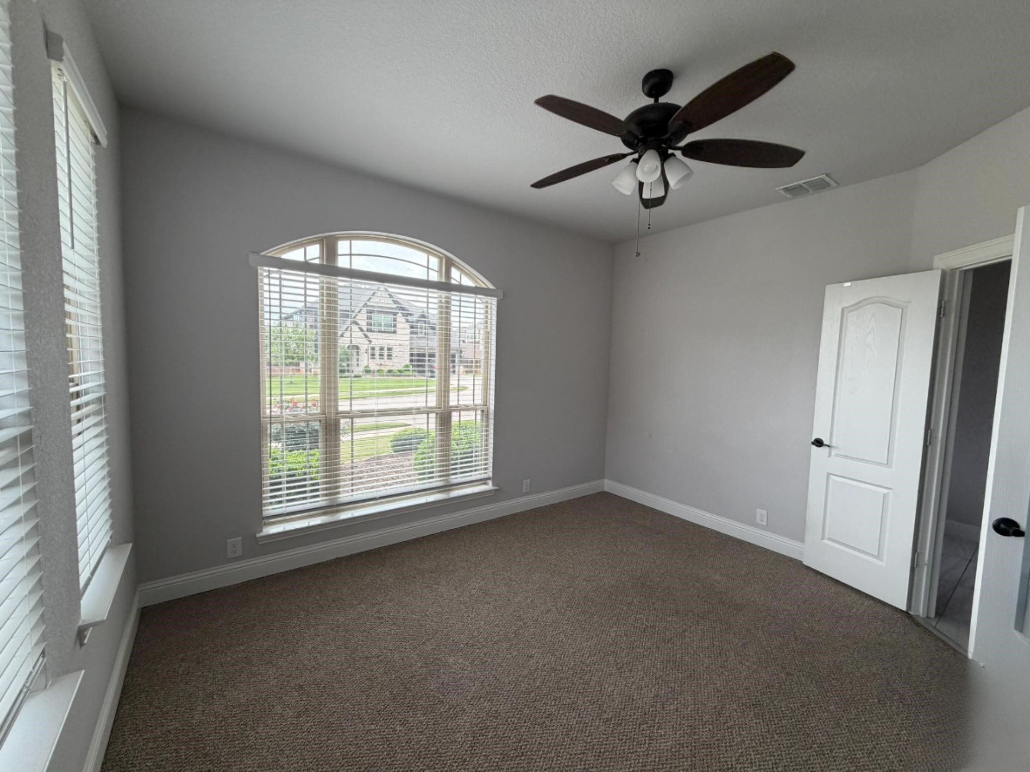 807 Imperial Way, Mansfield, TX, 76063