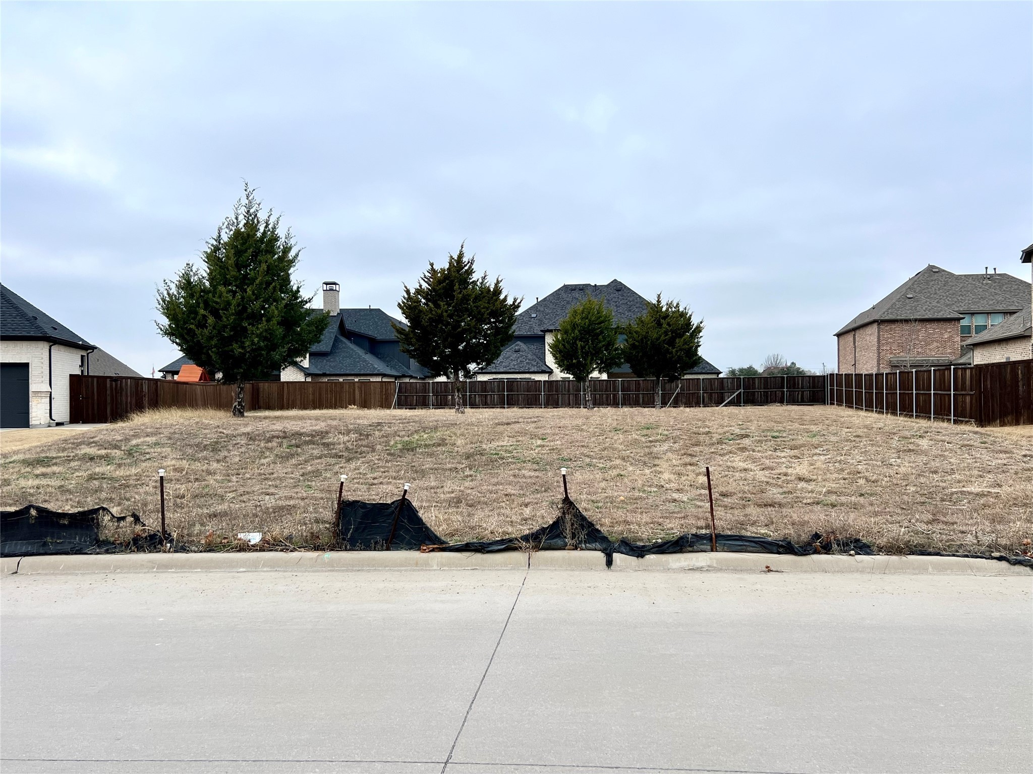 Property photo 03 of 6913 Ermine Circle, Sachse, TX 75048 | MLS #21160818