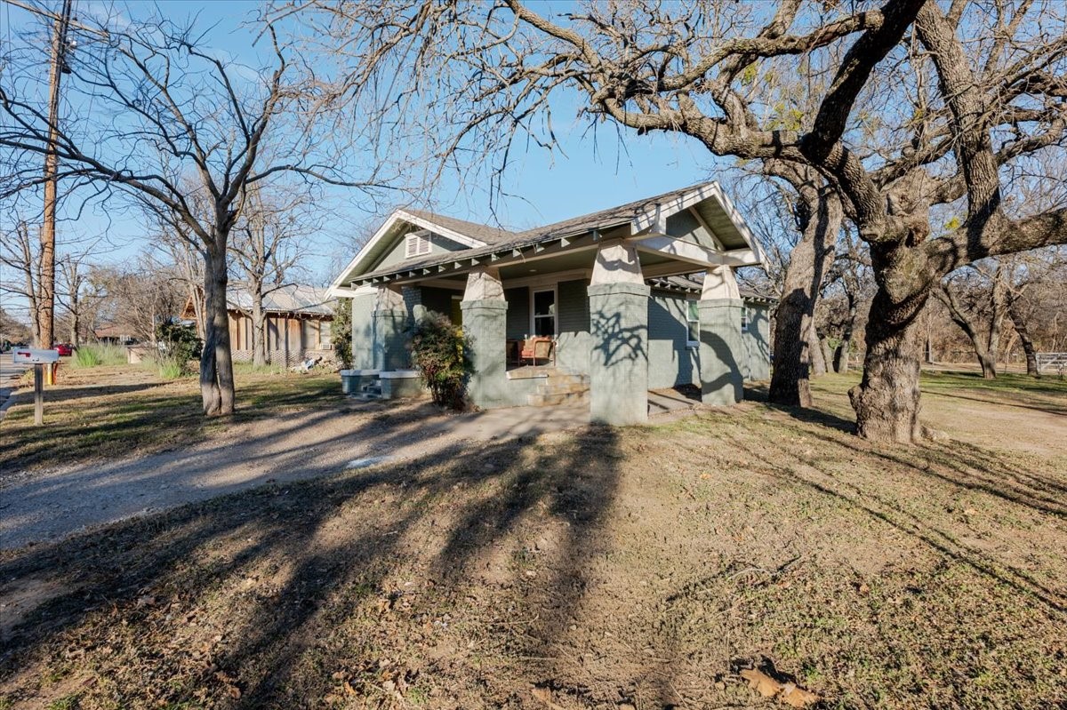Property photo 02 of 1302 NW 3rd Avenue Mineral, Wells, TX 76067 | MLS #21160950