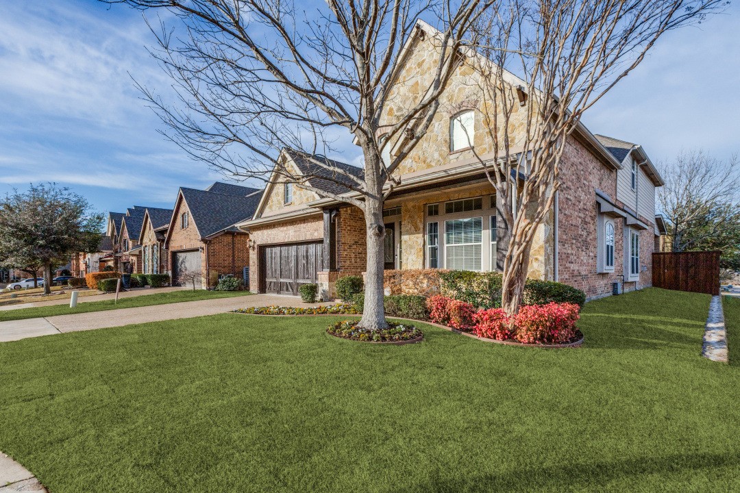 Property photo 02 of 11327 Mounts Run Drive, Dallas, TX 75218 | MLS #21161776