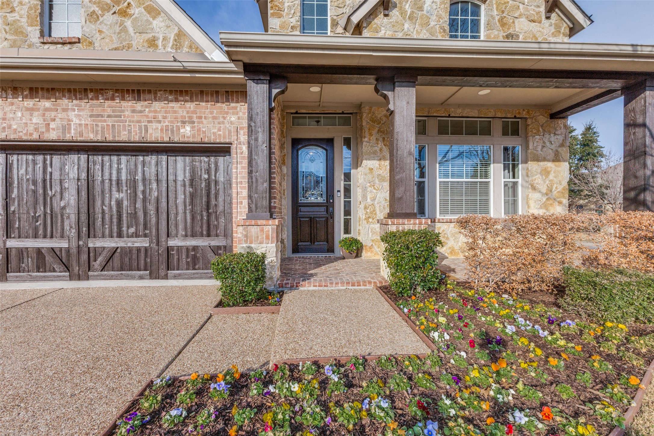 Property photo 03 of 11327 Mounts Run Drive, Dallas, TX 75218 | MLS #21161776
