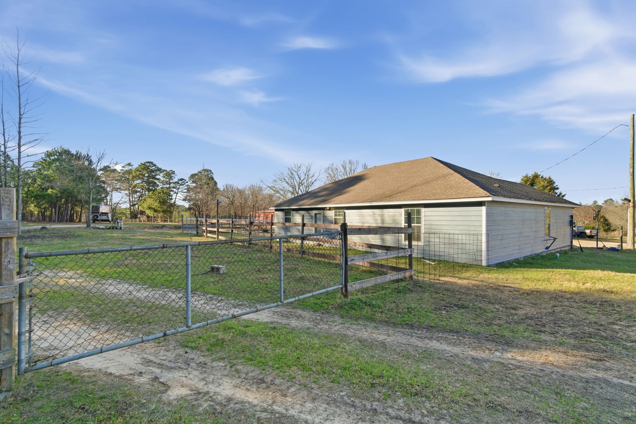 Property photo 04 of 8261 County Road 381 UNIT 2, Tyler, TX 75708 | MLS #21162924