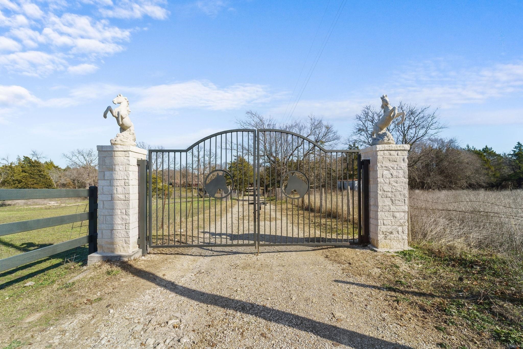1006 S Clark Road, Cedar Hill, TX, 75104