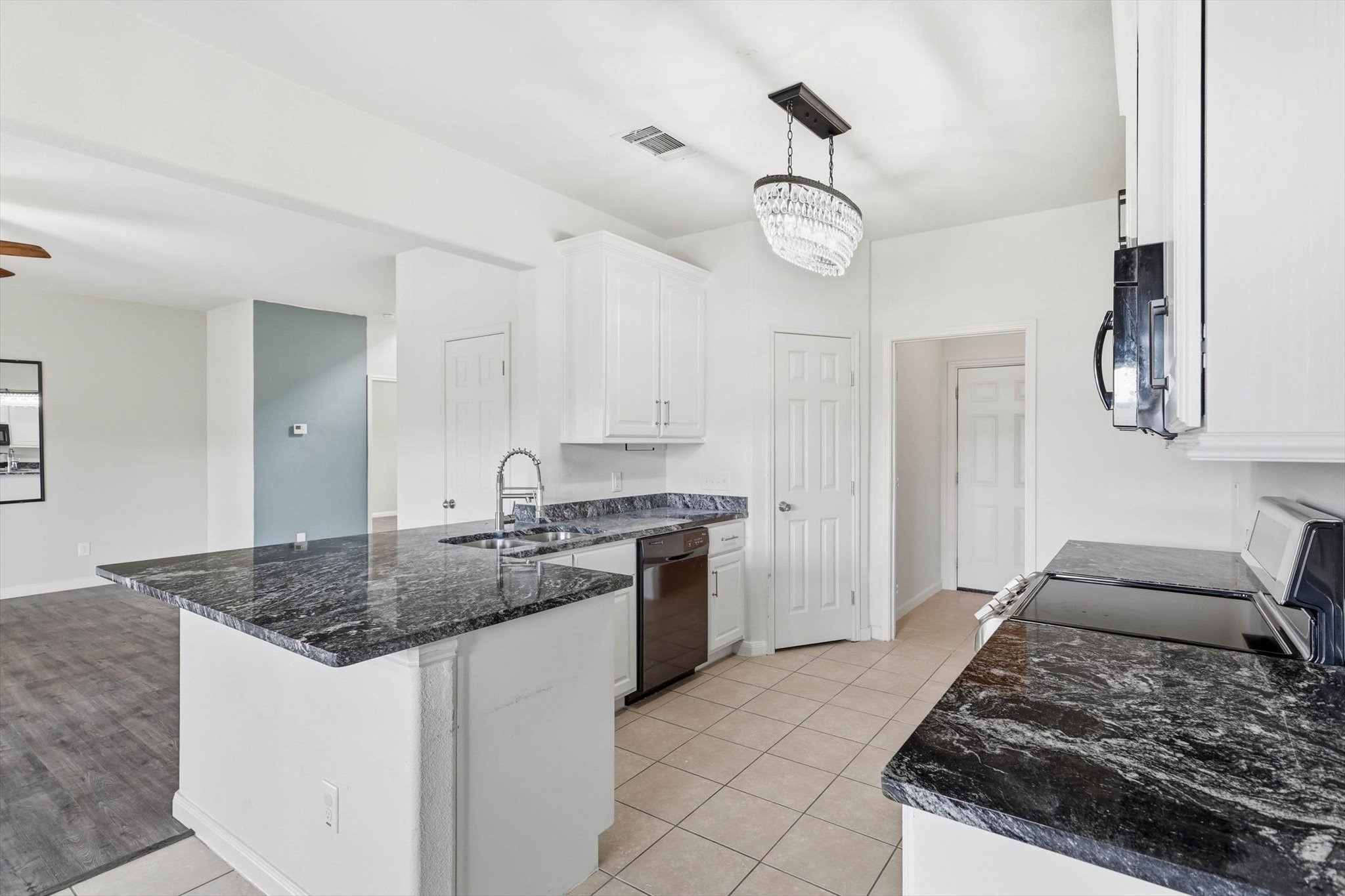 Property photo 03 of 1417 Cottonwood Trail, Anna, TX 75409 | MLS #21163061