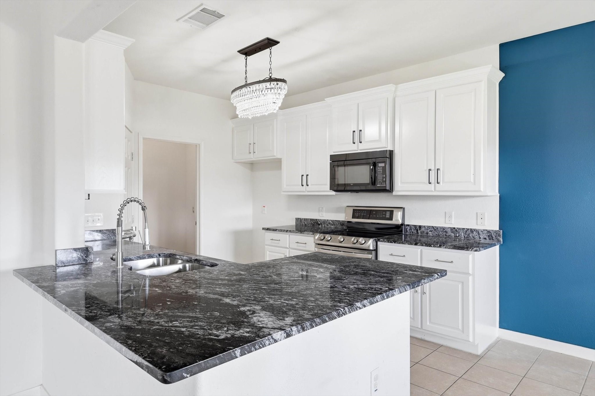 Property photo 04 of 1417 Cottonwood Trail, Anna, TX 75409 | MLS #21163061