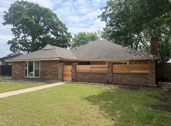 Property photo 01 of 2109 Oakmeadow Street, Bedford, TX 76021 | MLS #21163194