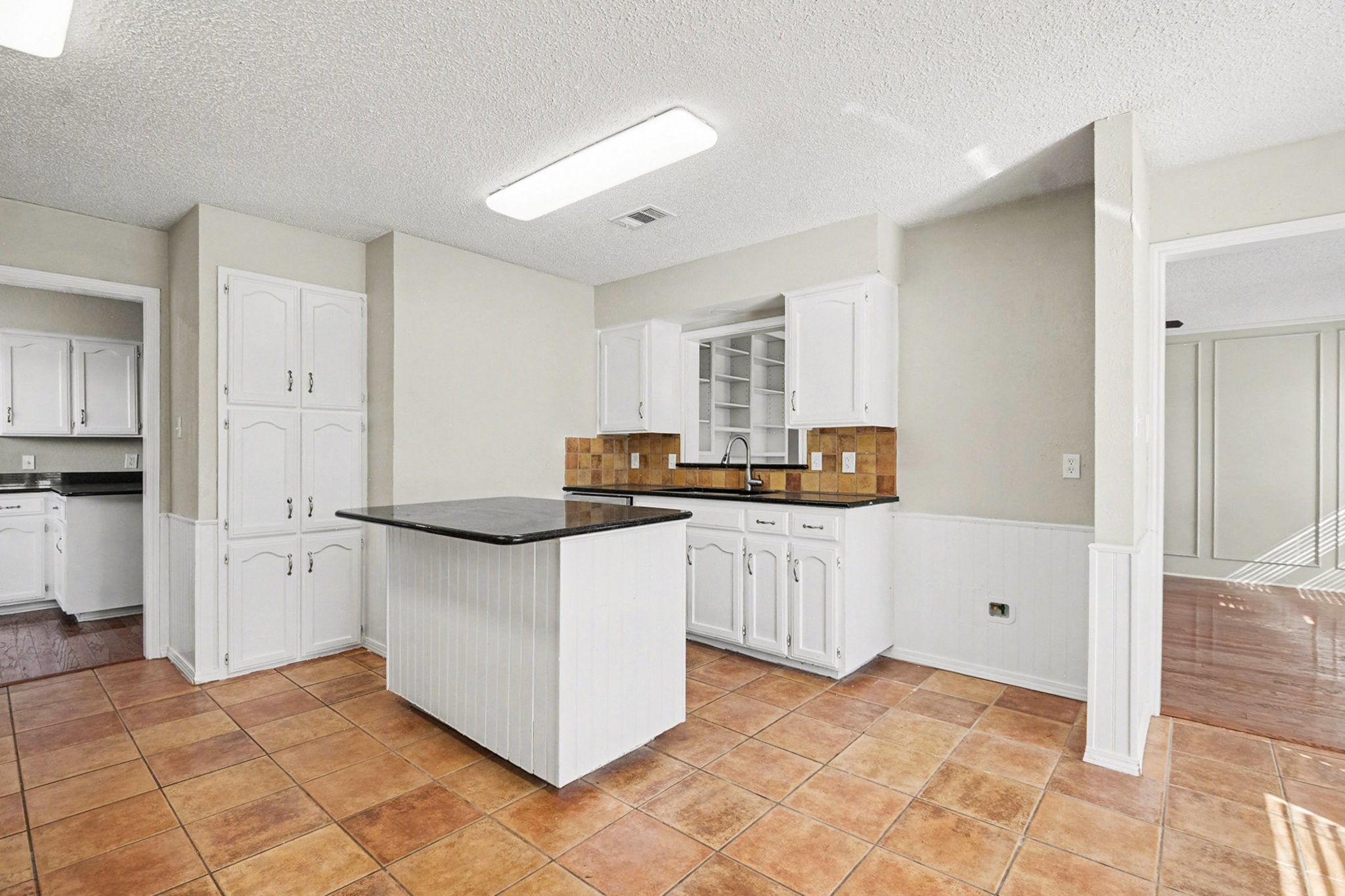 2109 Oakmeadow Street, Bedford, TX, 76021