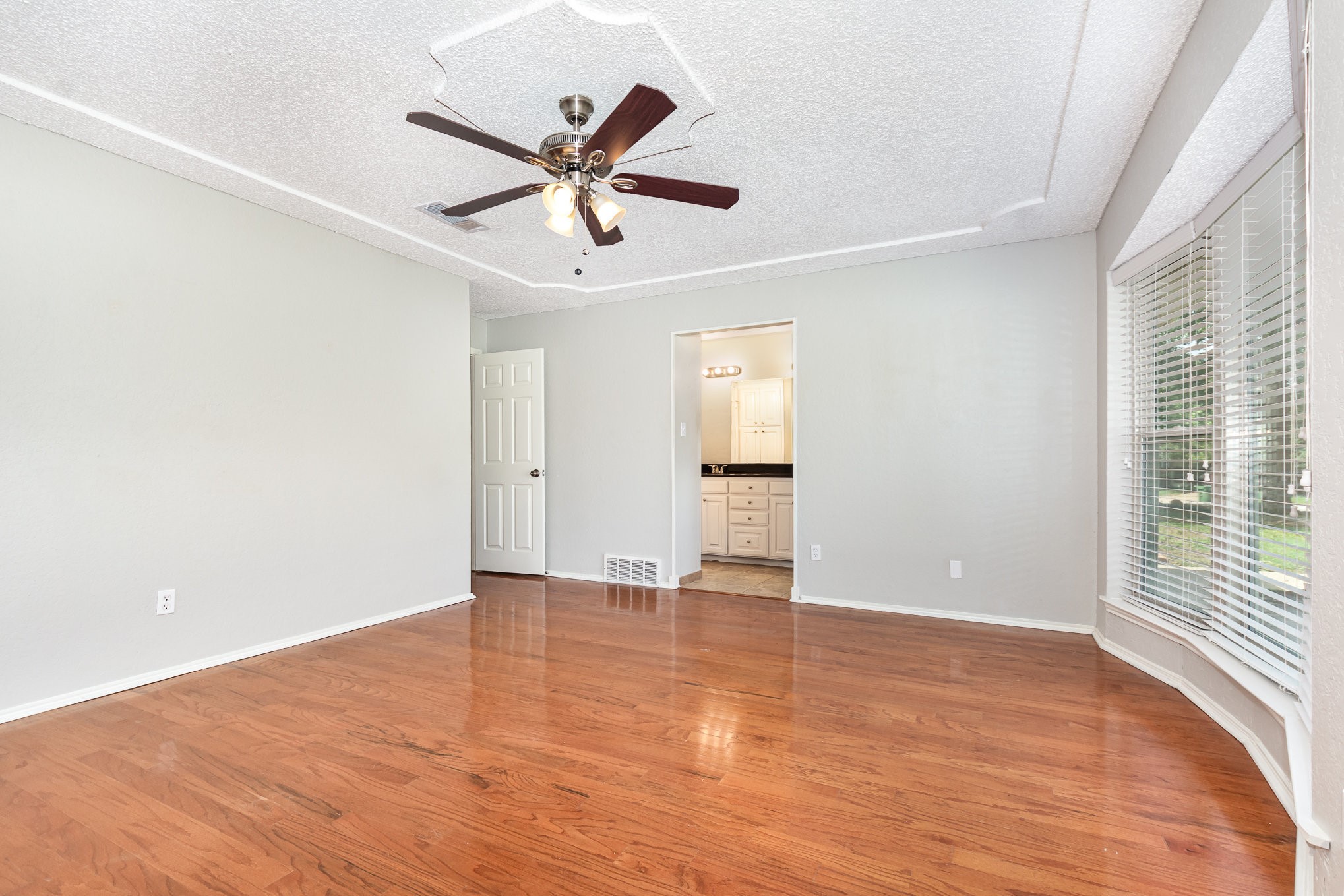 2109 Oakmeadow Street, Bedford, TX, 76021