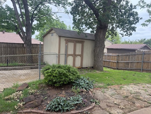 2109 Oakmeadow Street, Bedford, TX, 76021