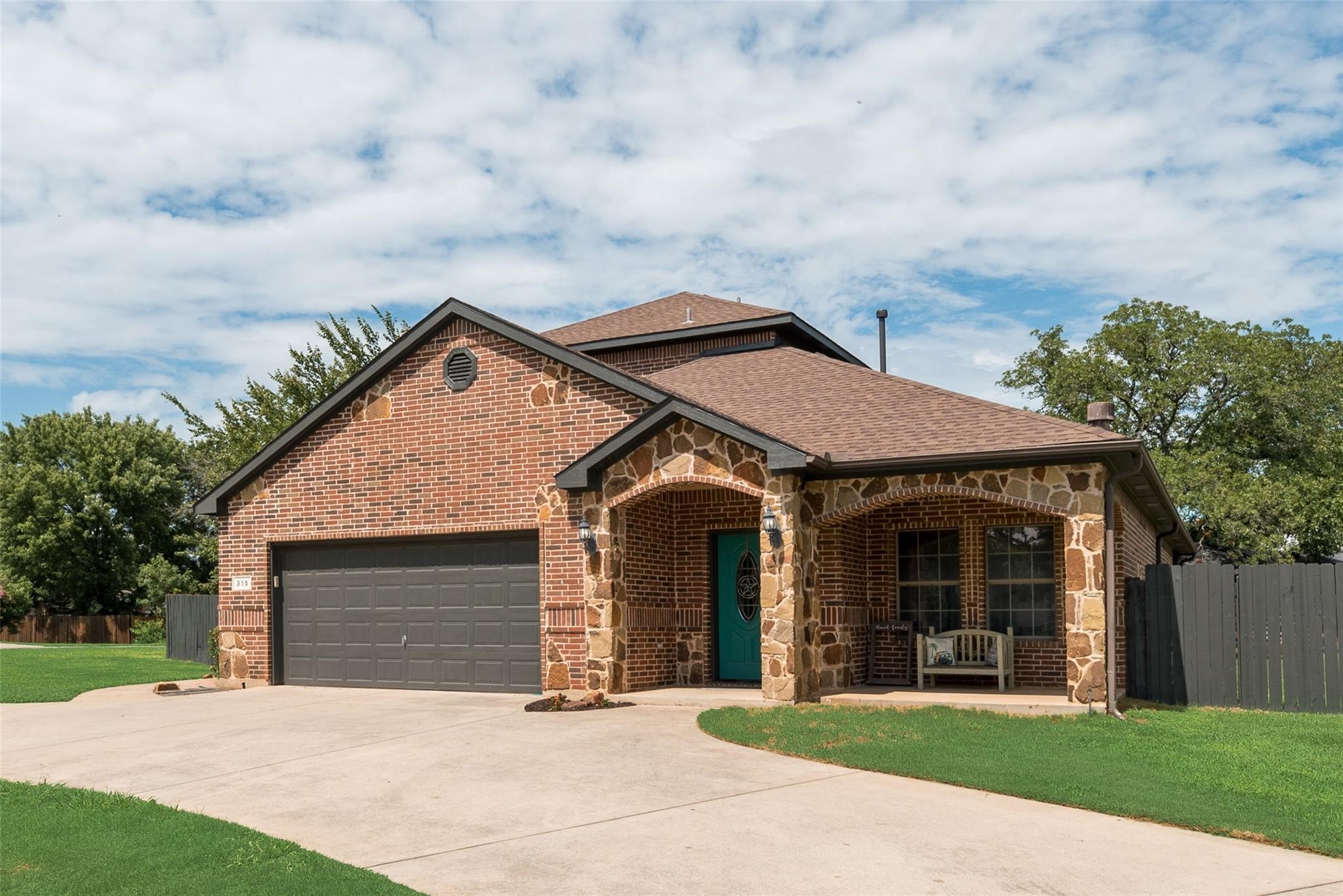 Property photo 02 of 315 Navajo Trail Lake, Kiowa, TX 76240 | MLS #21163304