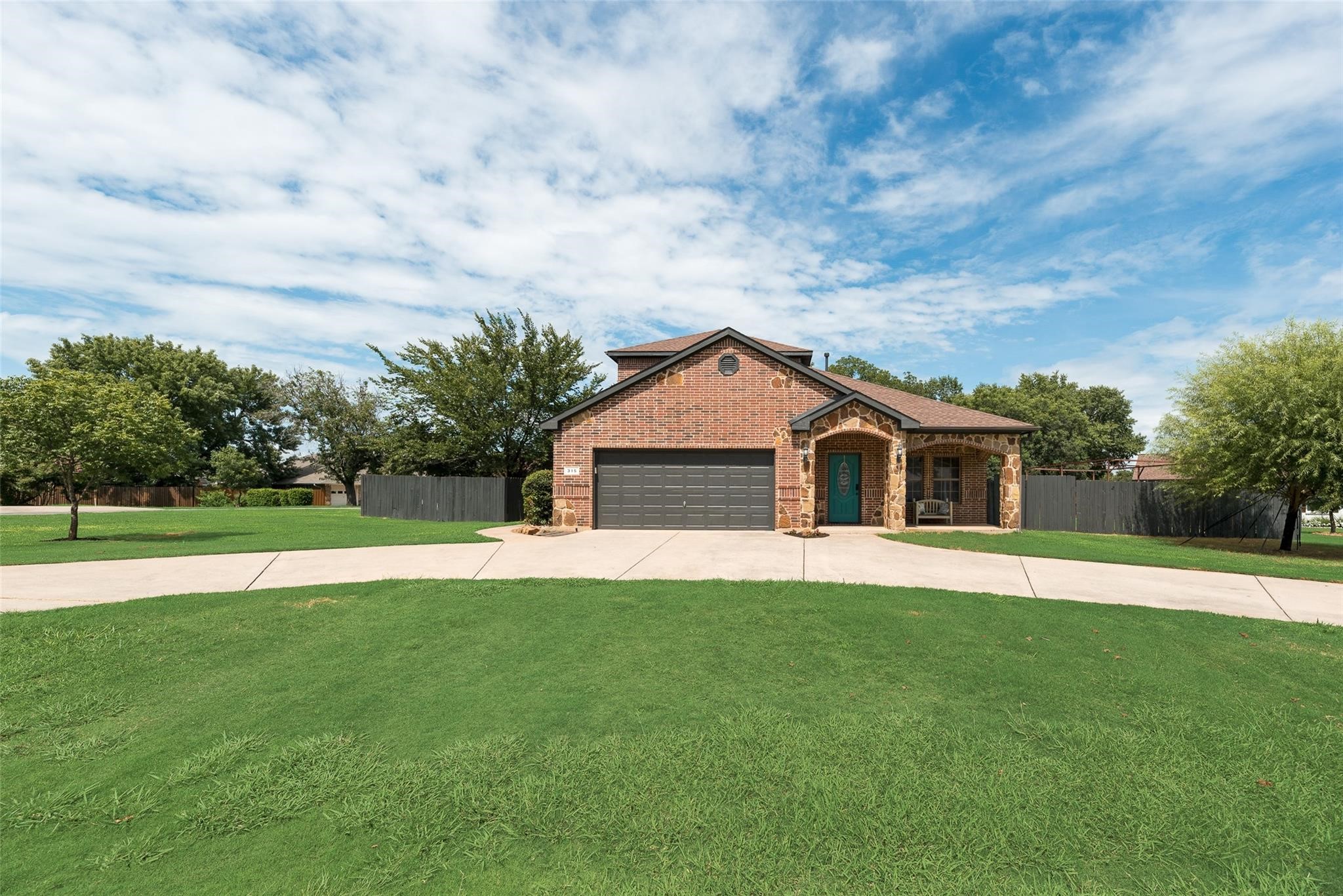 Property photo 03 of 315 Navajo Trail Lake, Kiowa, TX 76240 | MLS #21163304