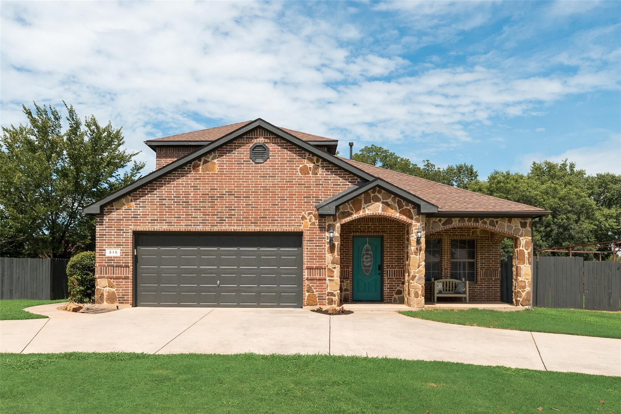 Property photo 04 of 315 Navajo Trail Lake, Kiowa, TX 76240 | MLS #21163304