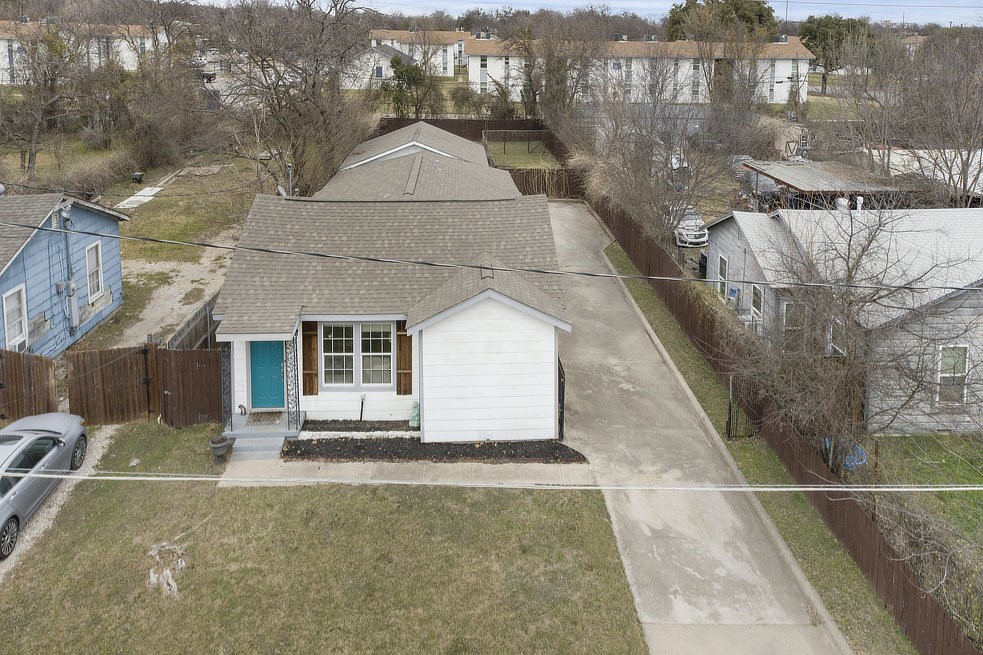 Property photo 02 of 4029 Knox Street Fort, Worth, TX 76119 | MLS #21163653