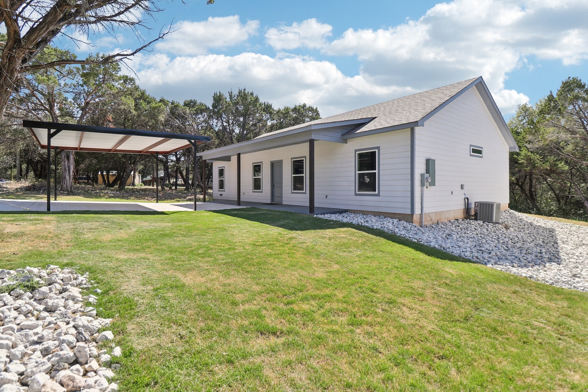 Property photo 04 of 9320 Apache Trail Rio, Vista, TX 76093 | MLS #21163893