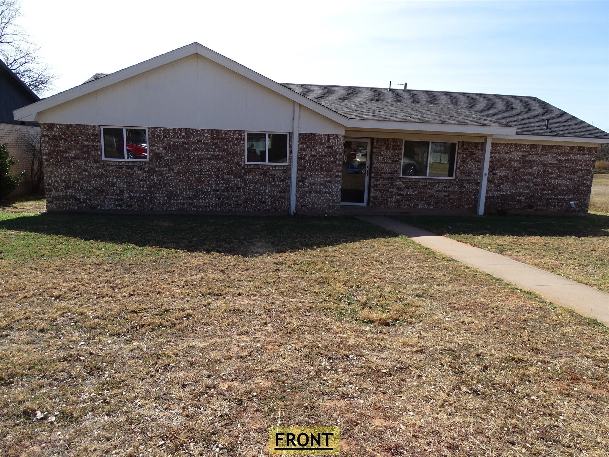 Property photo 01 of 908 Brookside Street, Sweetwater, TX 79556 | MLS #21164346