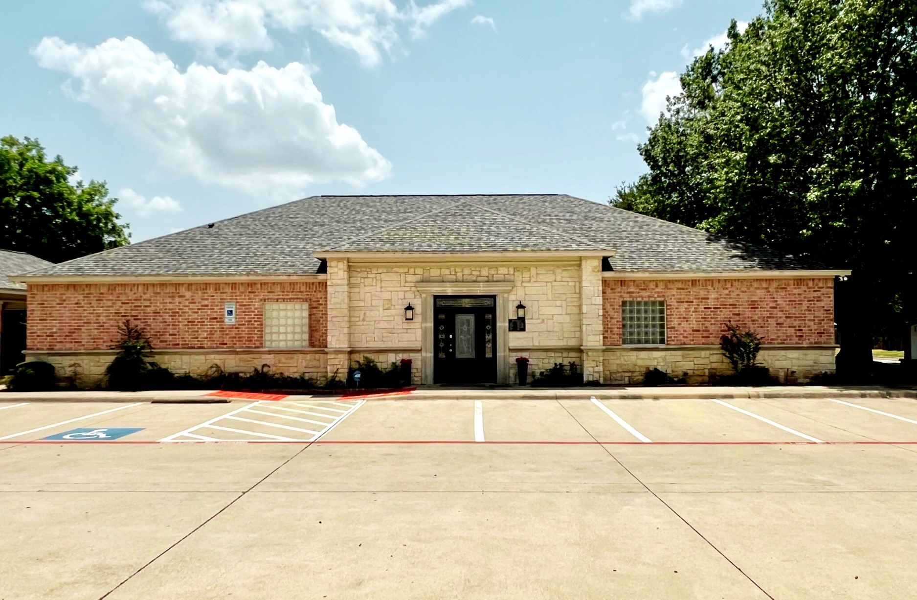 Property photo 01 of 2905 Medlin Drive, Arlington, TX 76015 | MLS #21164473