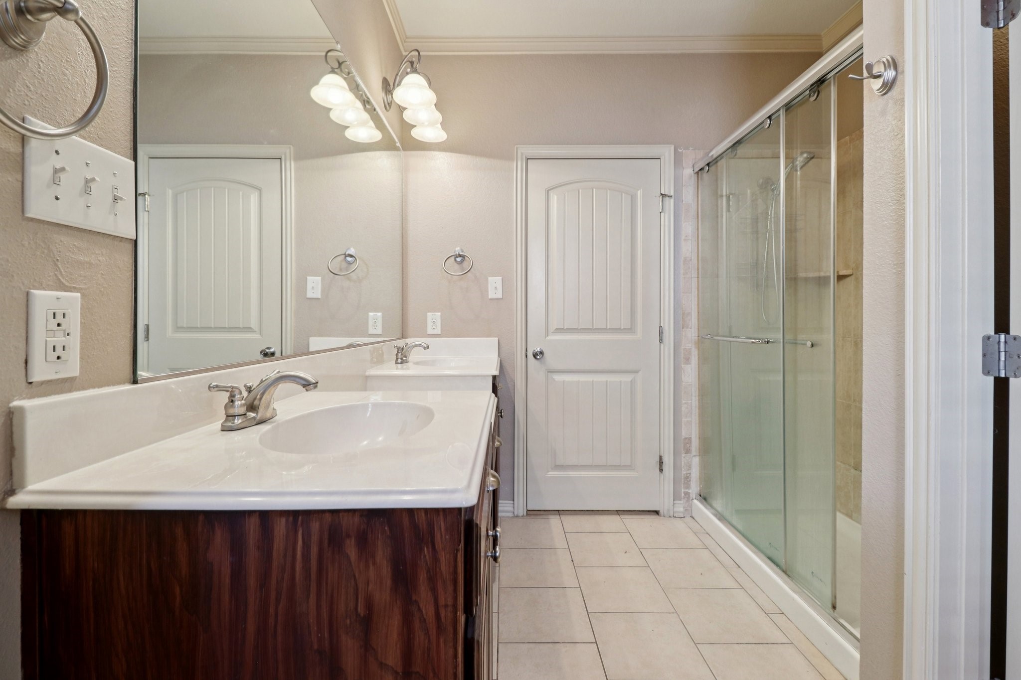 5107 Chesterfield Place, Arlington, TX, 76017