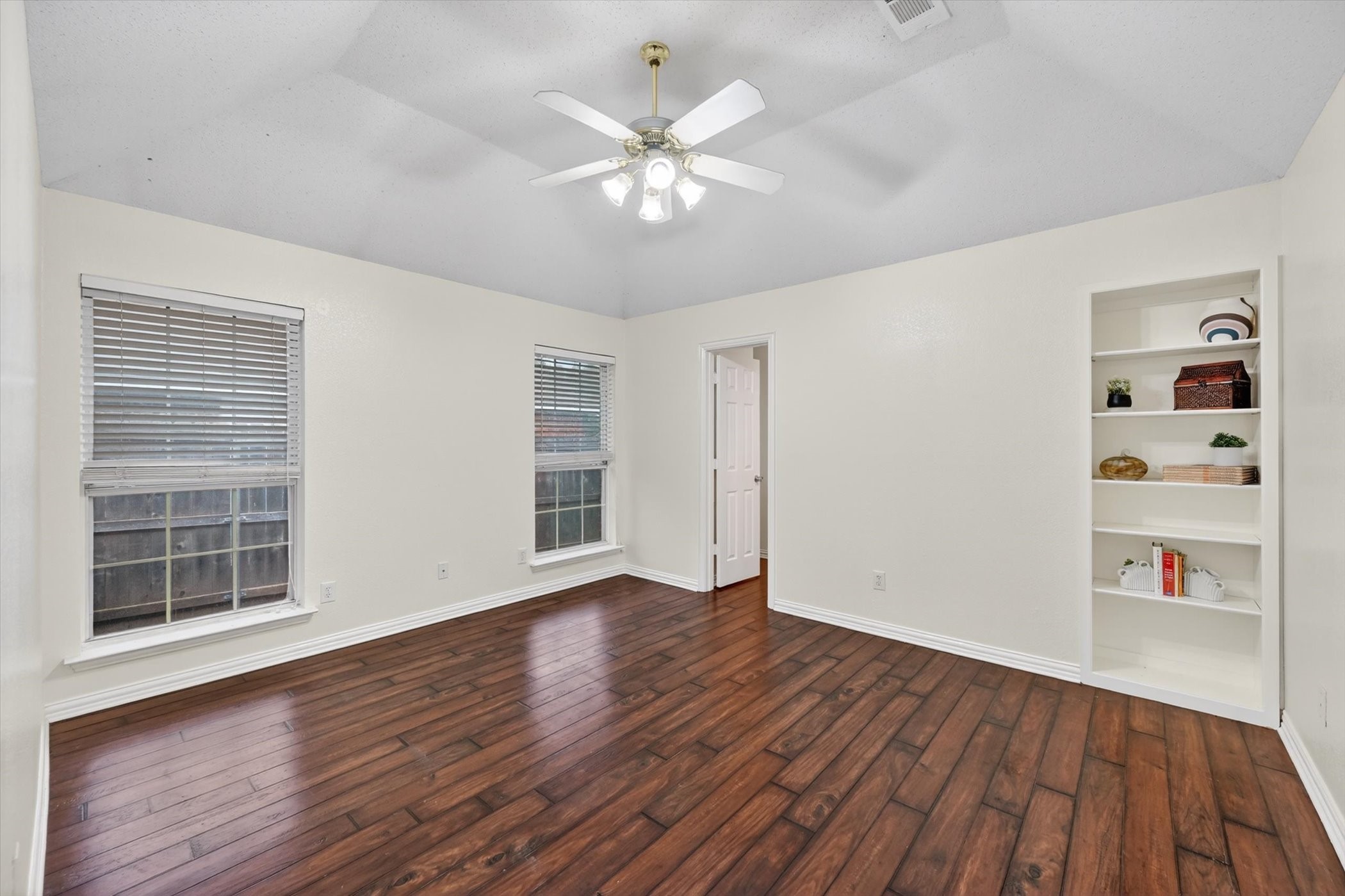 2620 John Drive, Denton, TX, 76207
