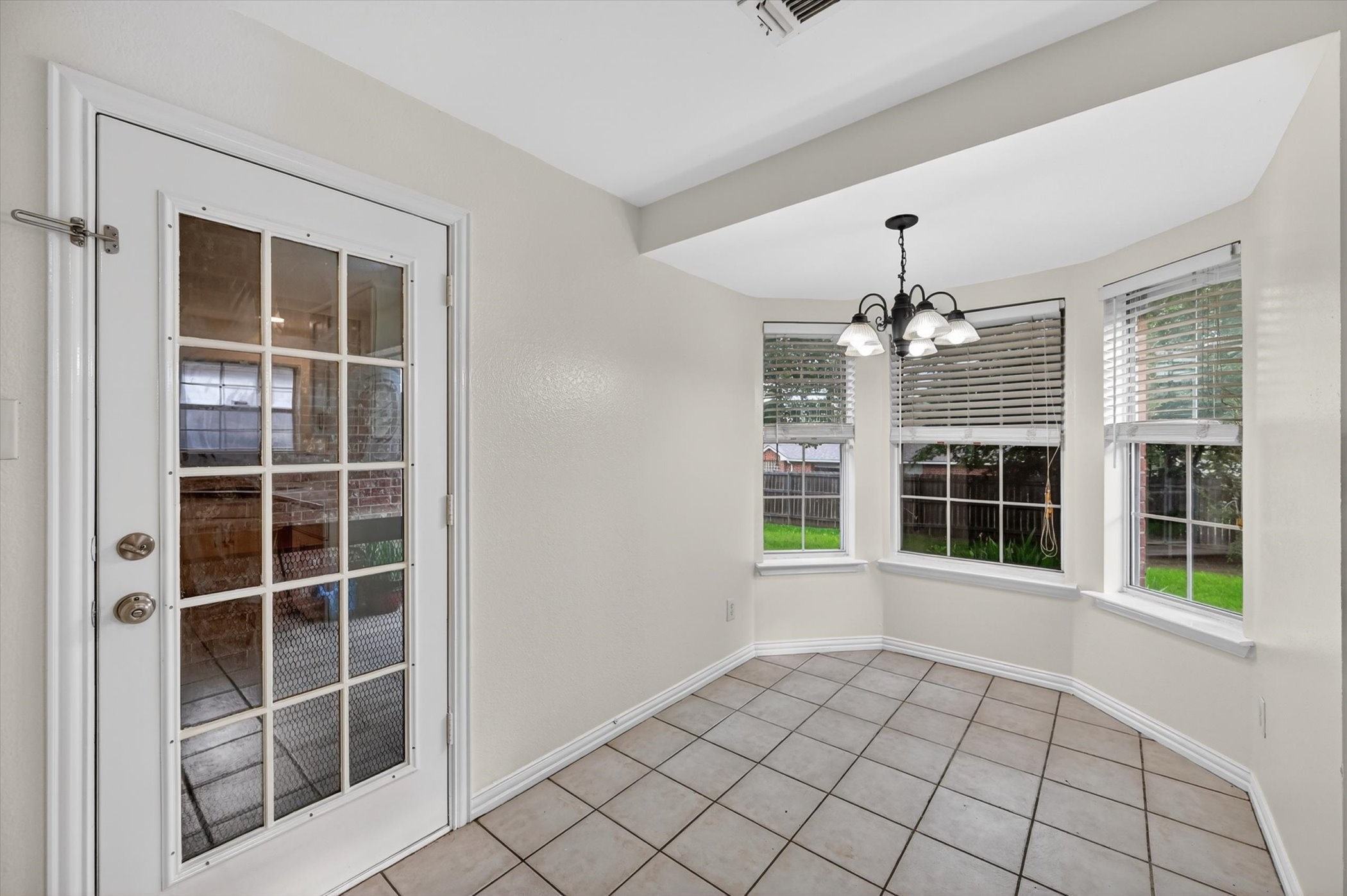2620 John Drive, Denton, TX, 76207