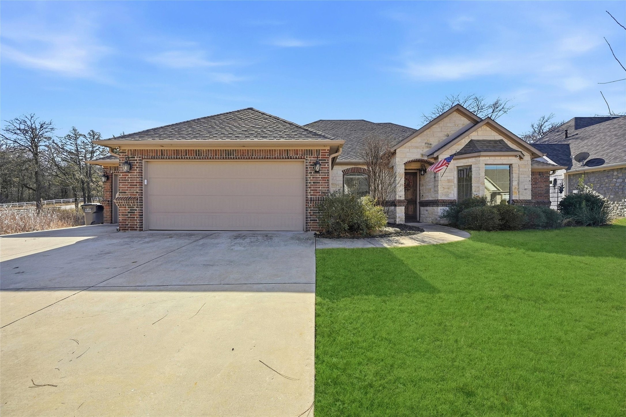 Property photo 02 of 21 Lone Oak Boulevard, Pottsboro, TX 75076 | MLS #21165961