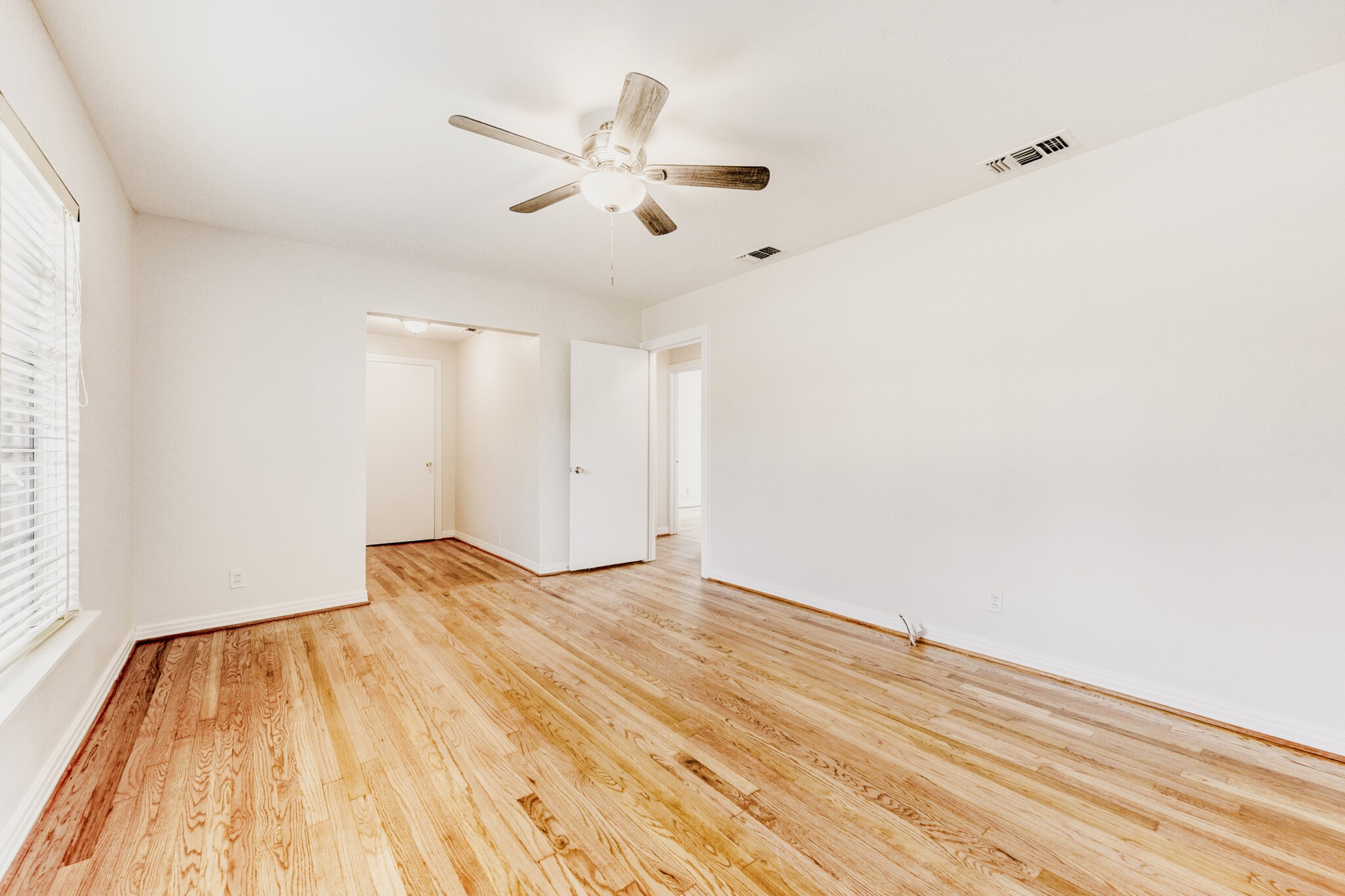 6918 Vivian Avenue, Dallas, TX, 75223