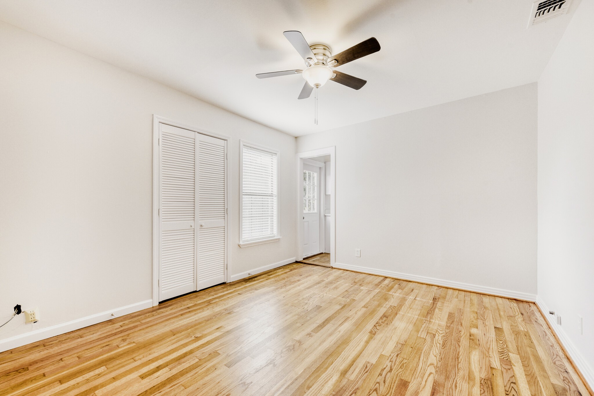 6918 Vivian Avenue, Dallas, TX, 75223