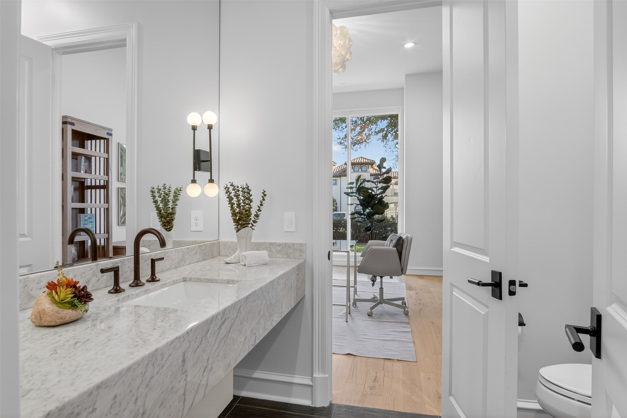 6011 Lakehurst Avenue, Dallas, TX, 75230