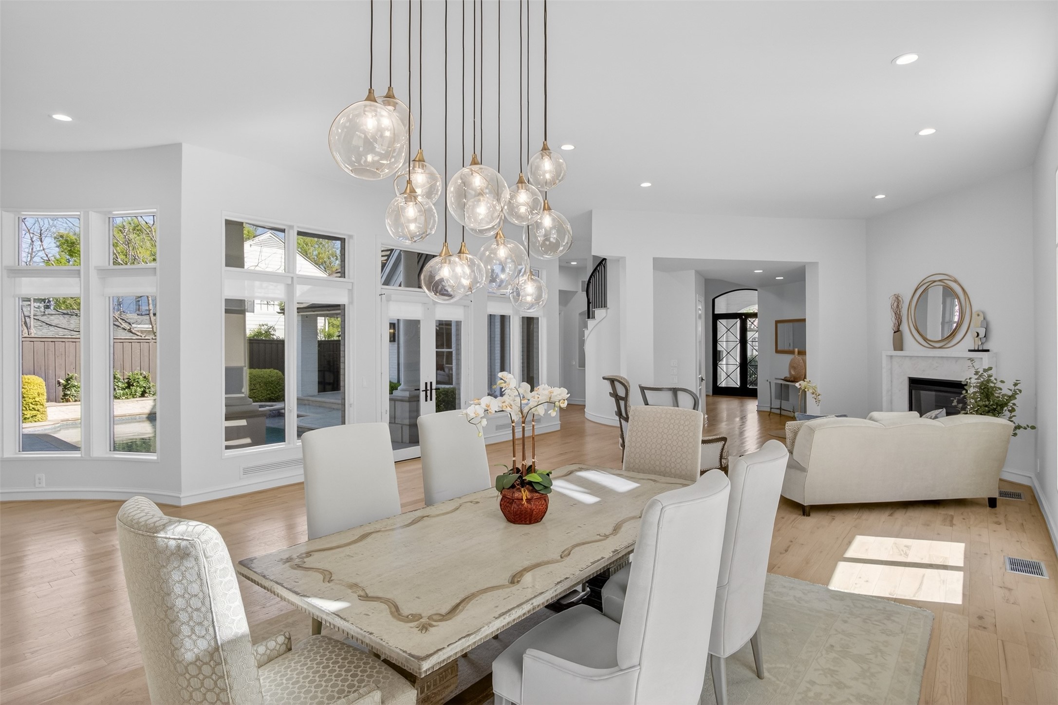 6011 Lakehurst Avenue, Dallas, TX, 75230