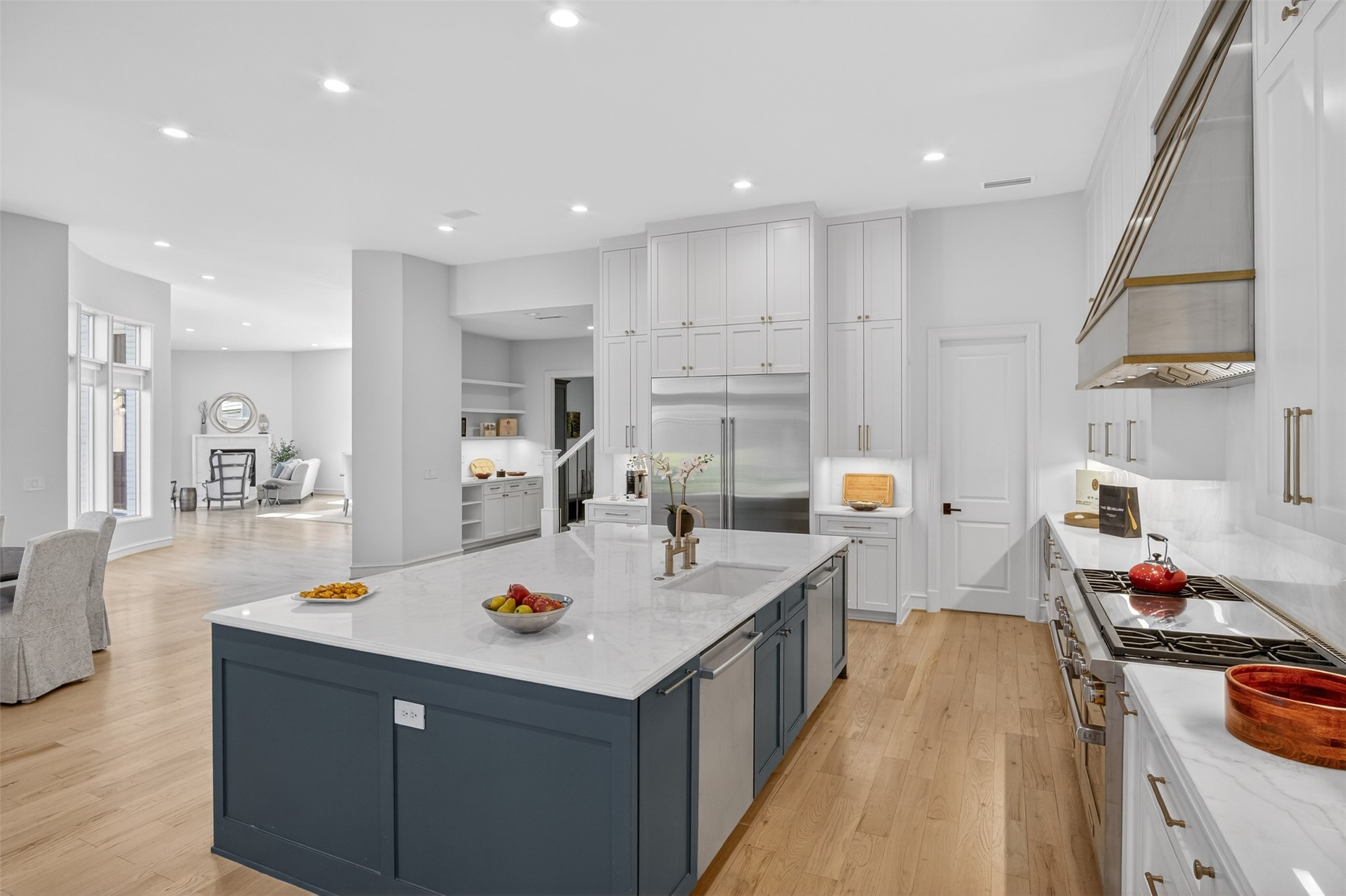 6011 Lakehurst Avenue, Dallas, TX, 75230