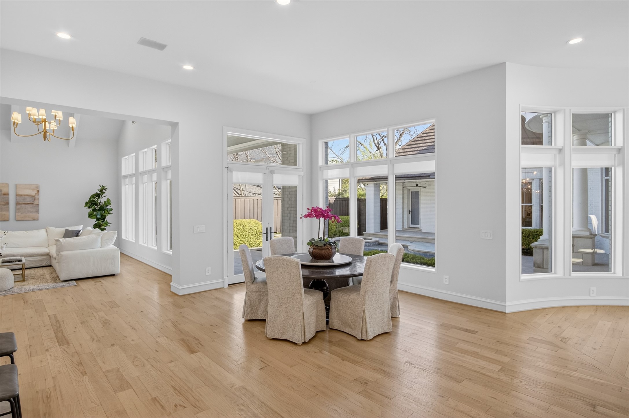 6011 Lakehurst Avenue, Dallas, TX, 75230