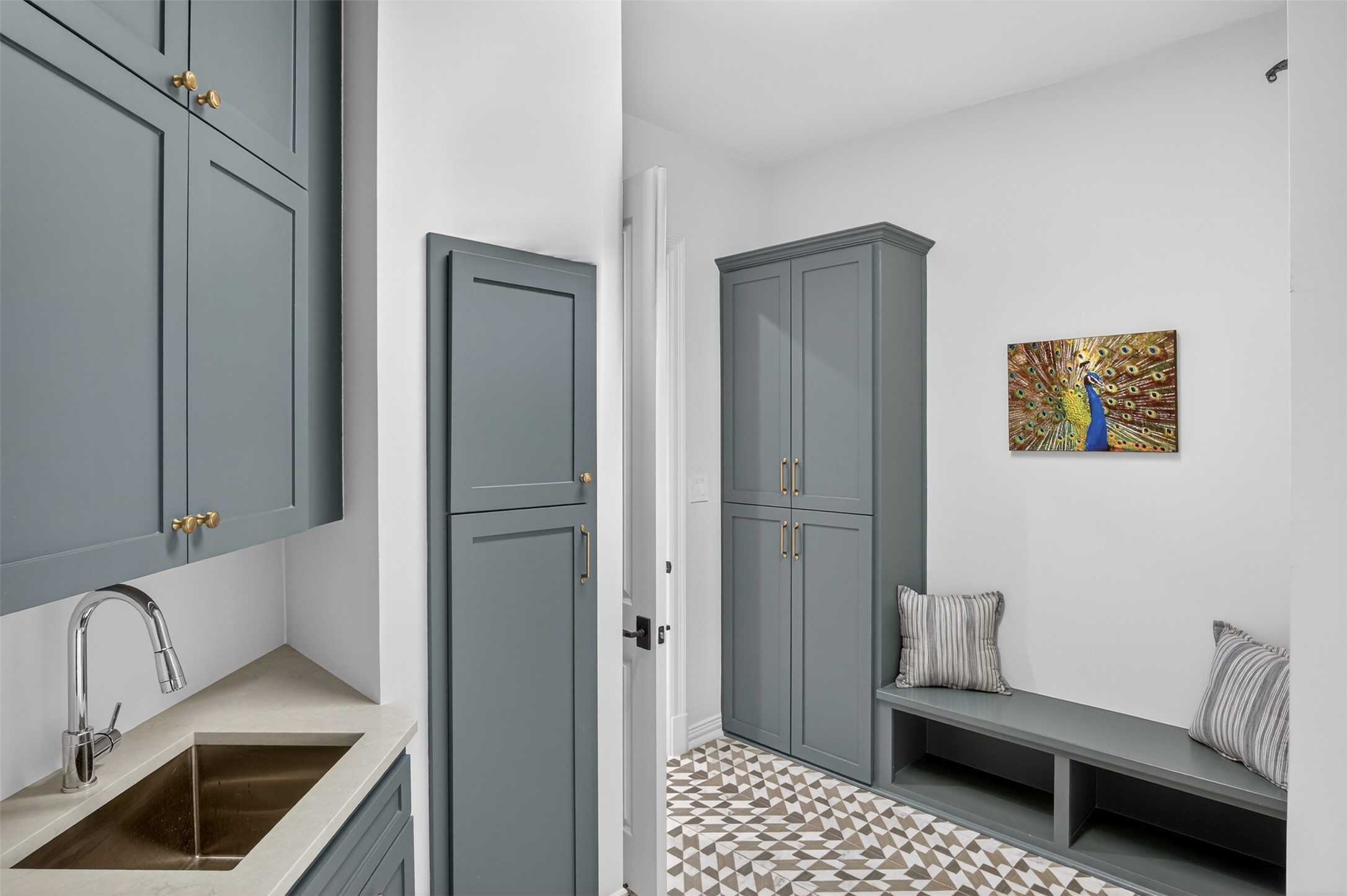 6011 Lakehurst Avenue, Dallas, TX, 75230