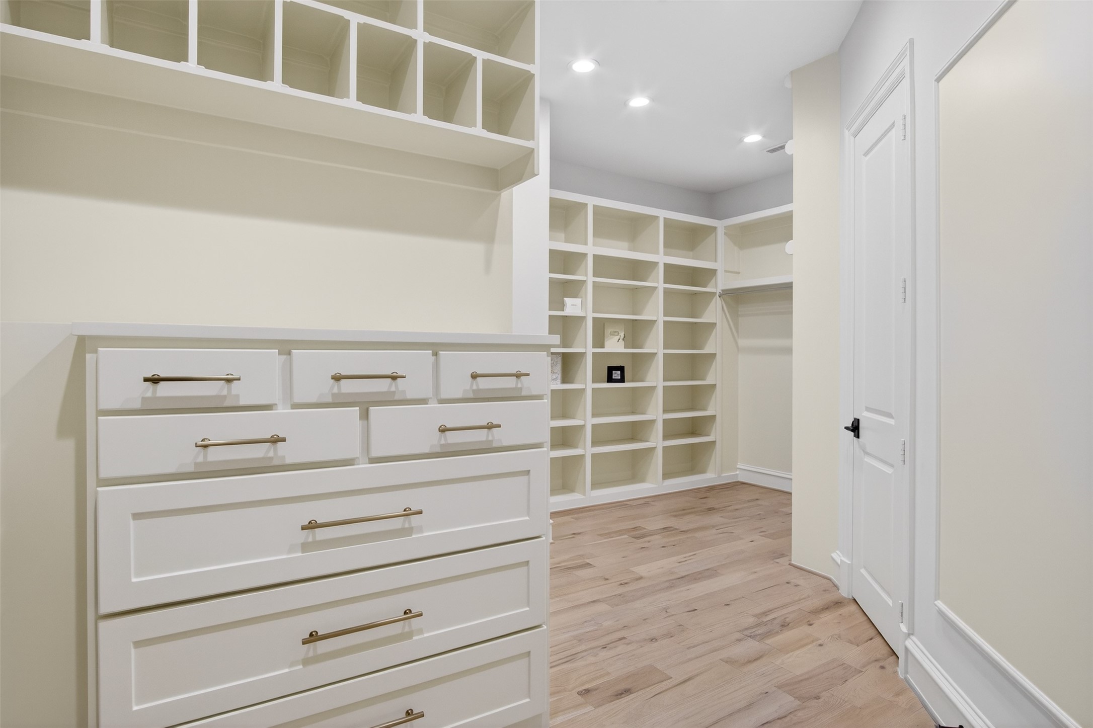 6011 Lakehurst Avenue, Dallas, TX, 75230