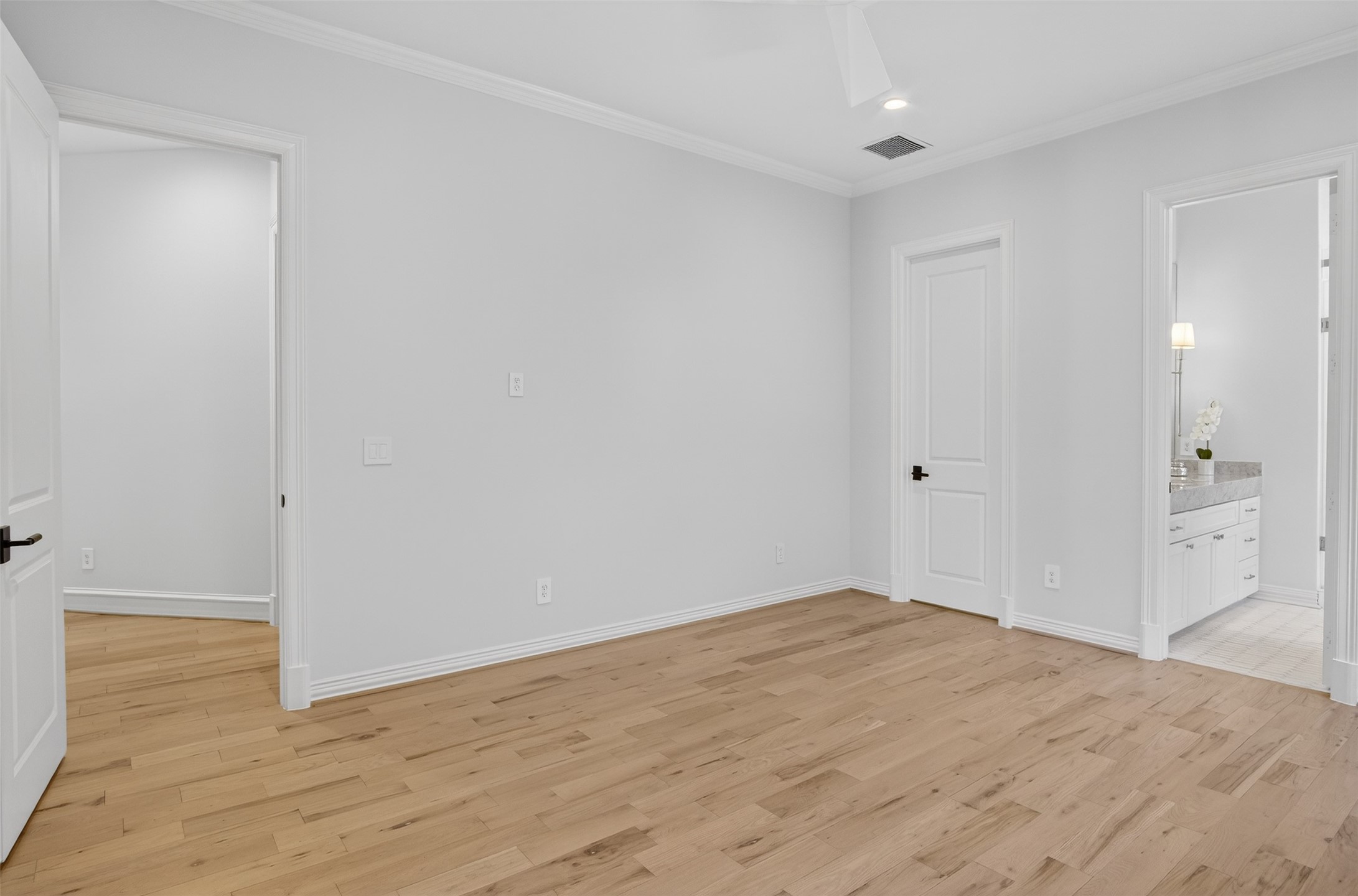 6011 Lakehurst Avenue, Dallas, TX, 75230